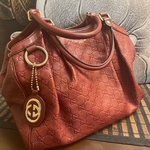 100% authentic Gucci Guccissima Sukey bag.